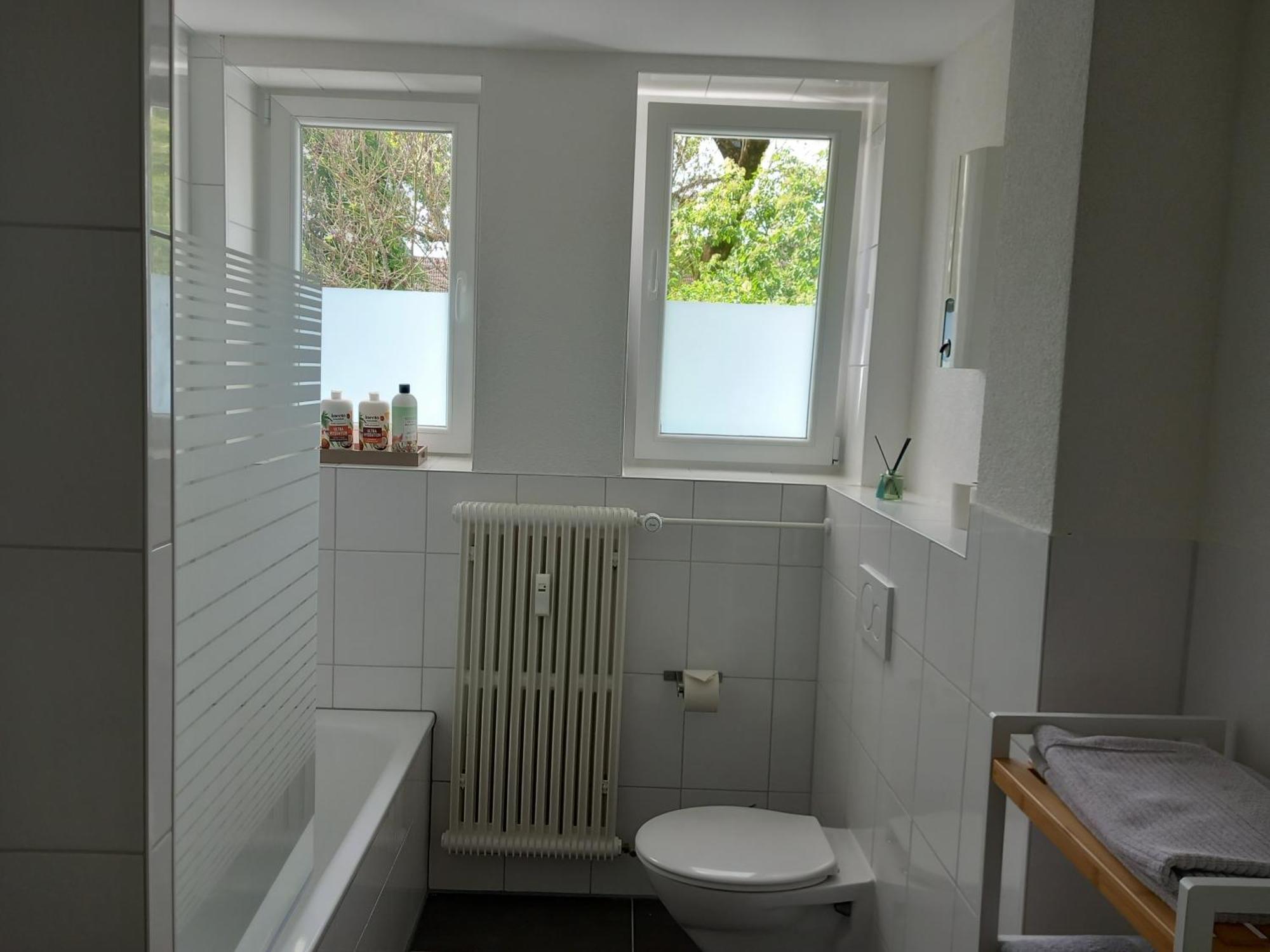 City Apartment Duisburg 1#Netflix &Wlan &Kingsize Bett &Kaffee Maschine & Central & 500M Innenhafen & 2 Min U Bahn Exterior foto